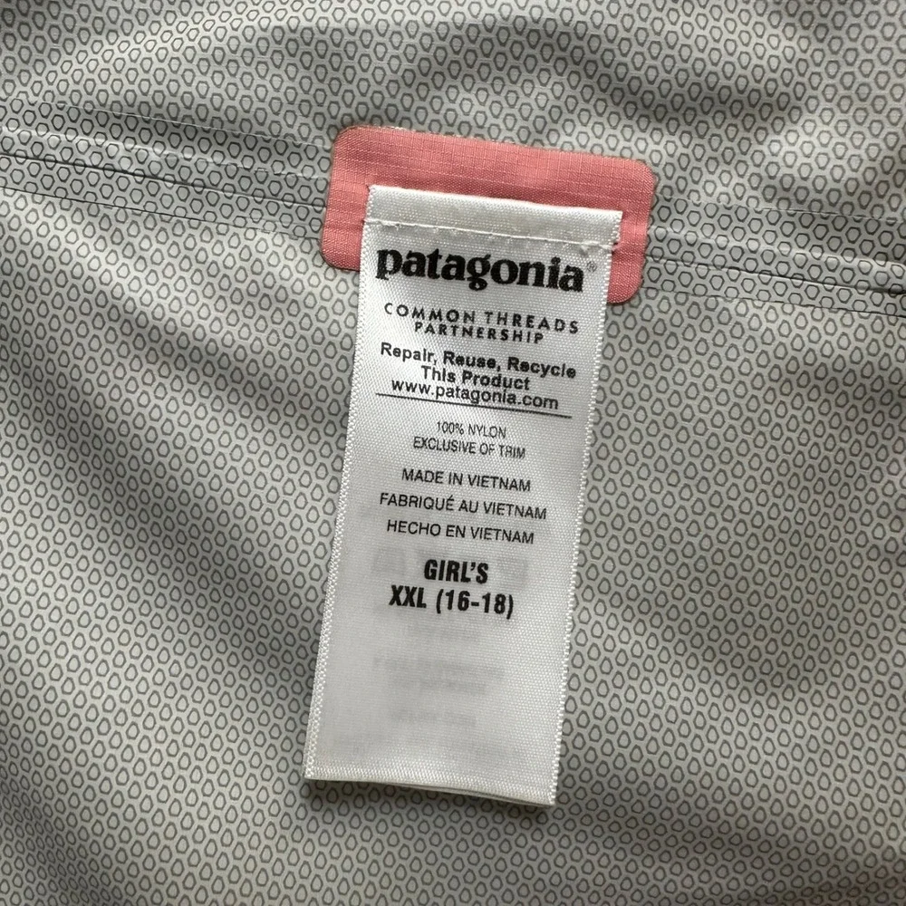 Patagonia Girls Pink Torrentshell Hooded Rain Jacket XXL 16-18